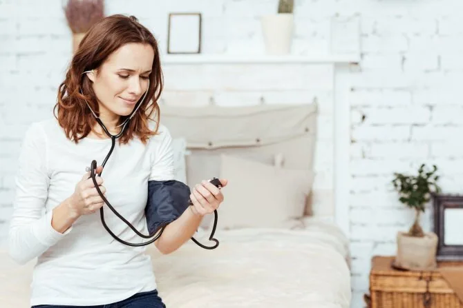 AdobeStock photo/Possible deviations when measuring blood pressure