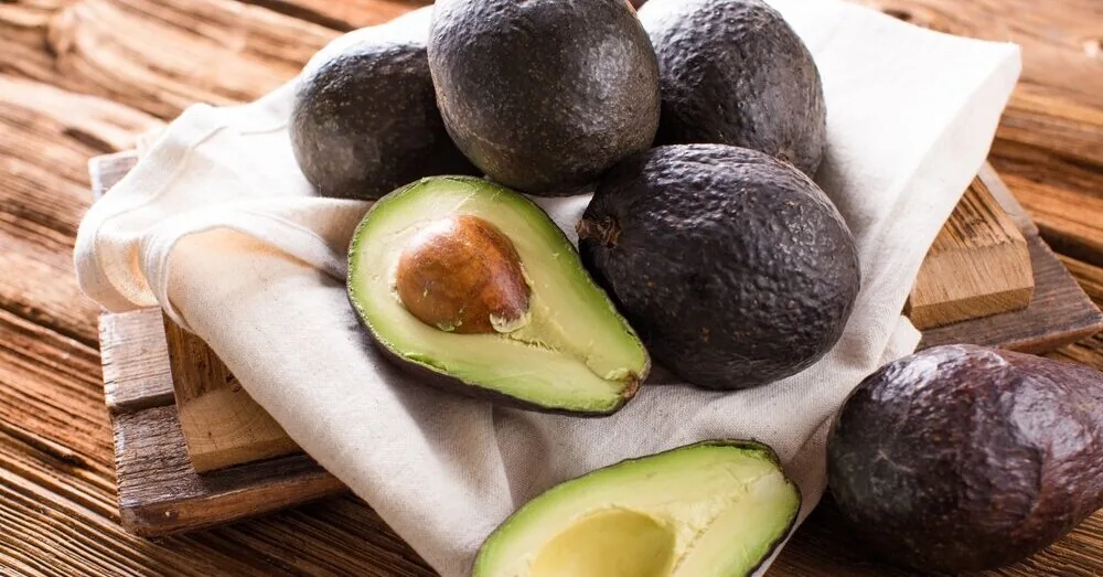 Sliced avocado instantly browns? Chefs revealed a way to avoid it