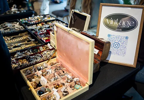 This Saturday, Outlet Park will once again bring together sustainable fashion lovers: the returning 'Vintage Fair' announces a compelling reason to visit