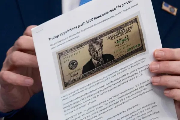 Donaldo Trumpo atvaizdas gali atsirasti ant naujo 250 JAV dolerių banknoto