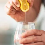 What happens to the body if you drink water with lemon every morning?