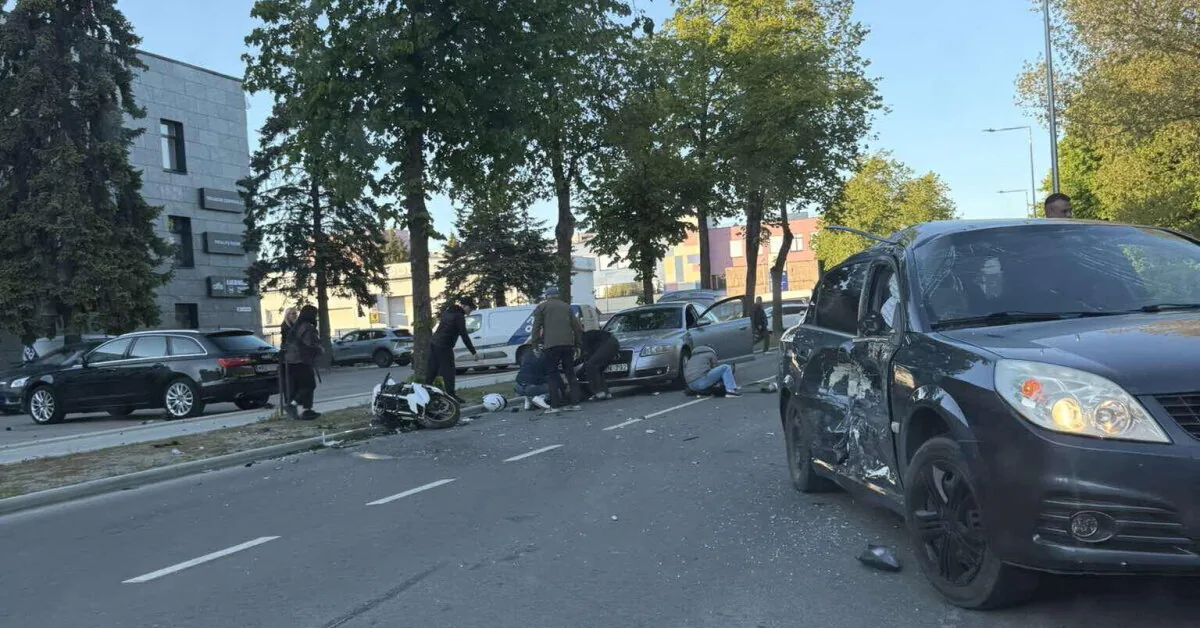 Terrible accident in Klaipėda: motorcyclists crashed into an "Opel", among the injured passengers – a policewoman