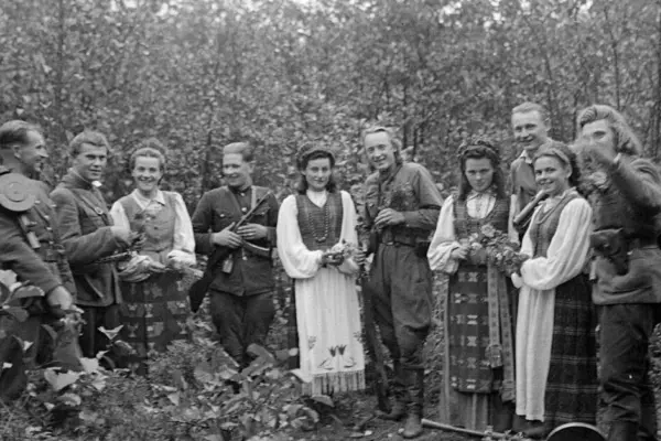 In Ramygala – previously unseen photographs of Lithuanian partisans presented for the first time