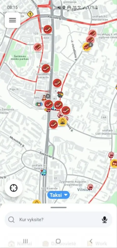 Screenshot from the 'Waze' app/At the incident site