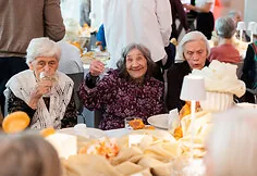 GALA vakarienė, skirta senjorams iš Tremtinių namų