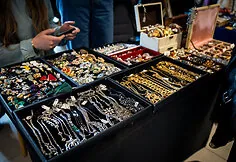This Saturday, Outlet Park will once again bring together sustainable fashion lovers: the returning 'Vintage Fair' announces a compelling reason to visit
