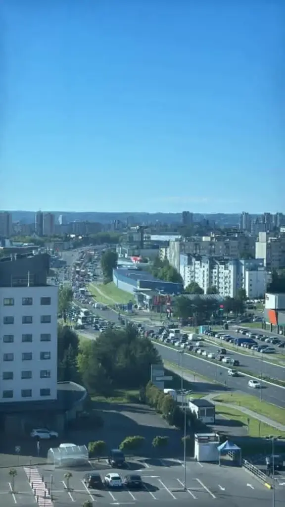 Photo from the Facebook profile 'Reidas Vilniuje'/Traffic jam on Ukmergės Street, starting near 'Senukai', was visible even from the BIG shopping center.