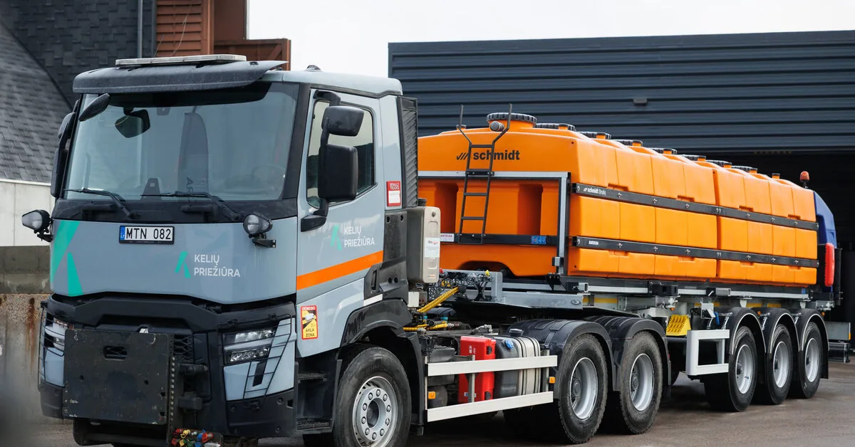 In the new "Road Maintenance" board – representatives of "KN Energies", "Epso-G", "Grindos"