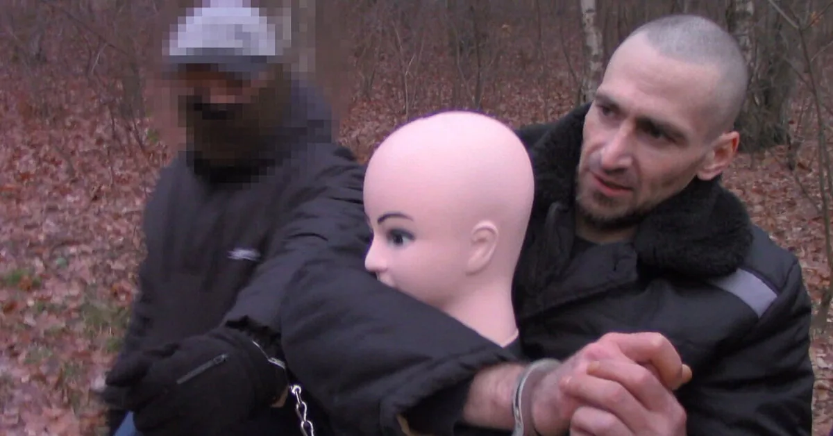 A St. Petersburg maniac who attacked 15 women escaped from the war