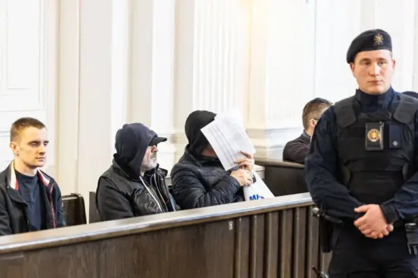 In the case of burning parcels, the suspect who became a witness claimed to condemn terrorism