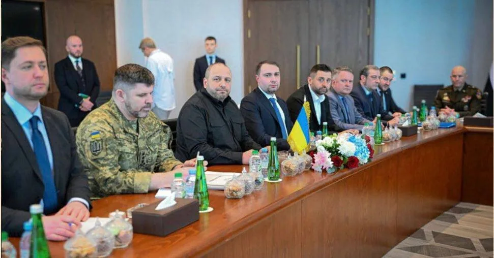 The gang is depicted as betraying Ukraine: messages have appeared claiming that the EU will negotiate with Moscow behind the scenes
