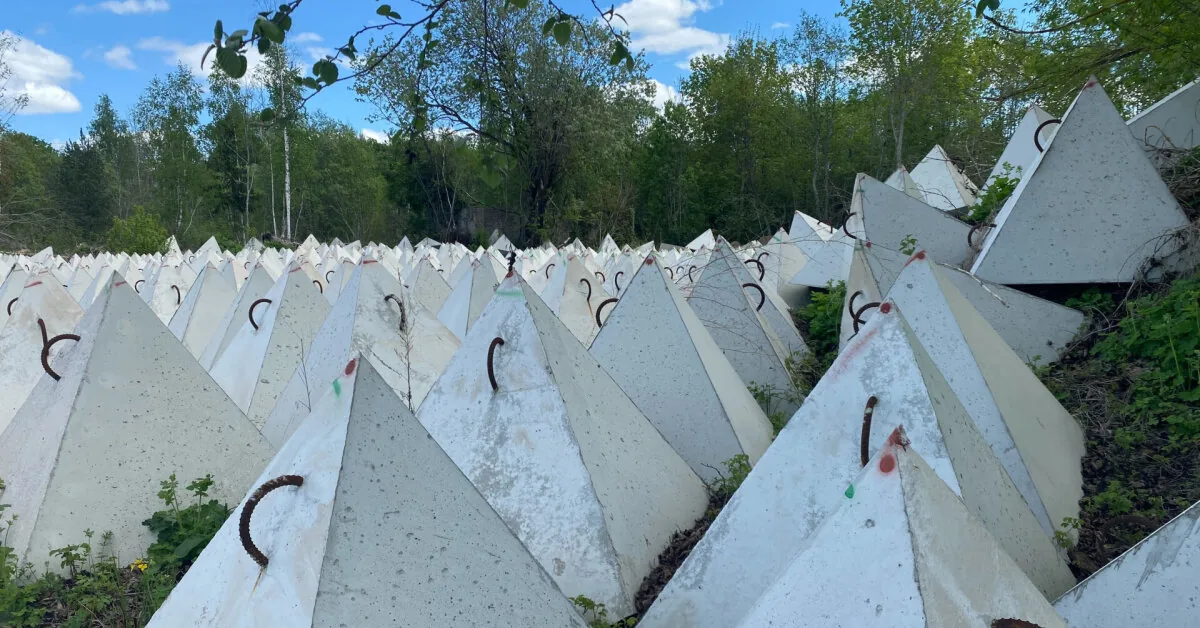 "Dragon's teeth" have appeared on the Latvian border with Russia