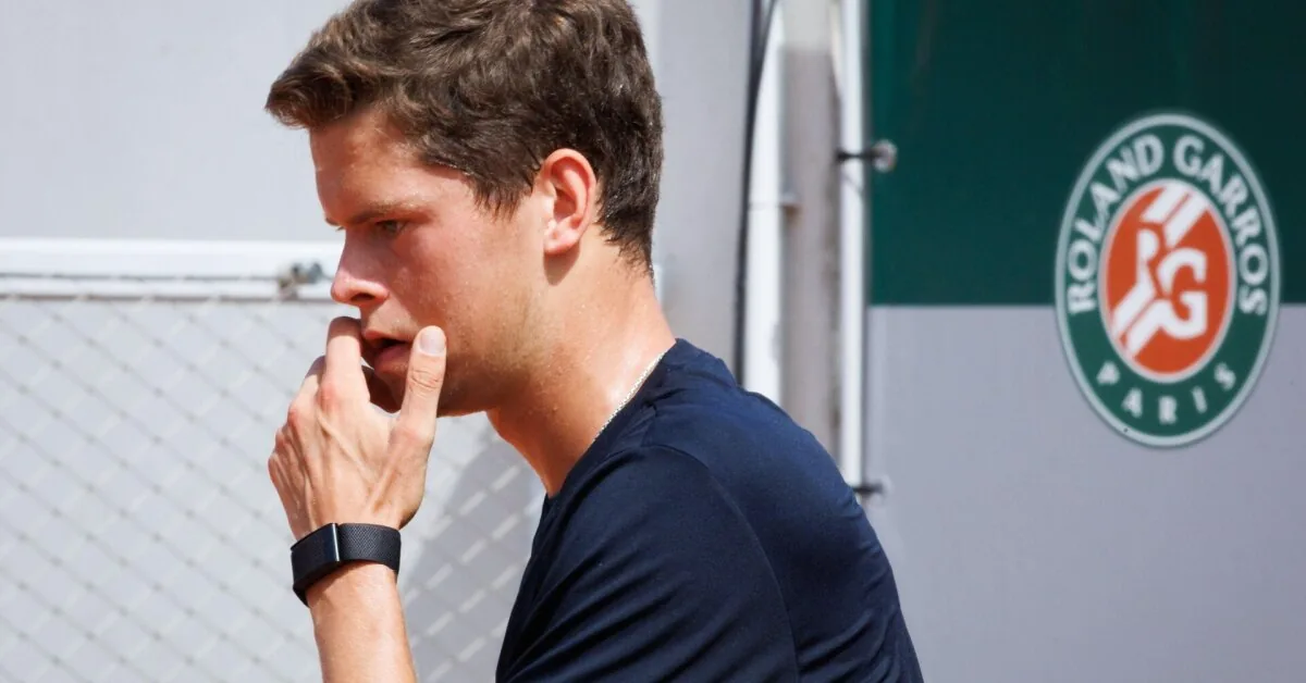 Belgian who suffered an injury during training will take legal action against Roland Garros