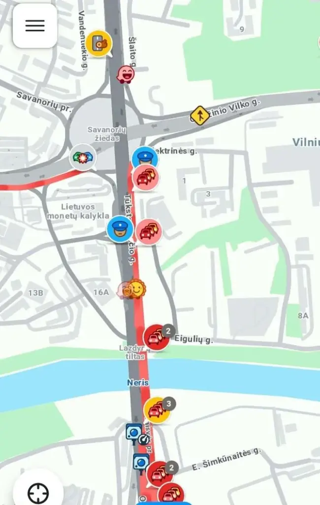 Image from the Waze app/Traffic jams at the incident site
