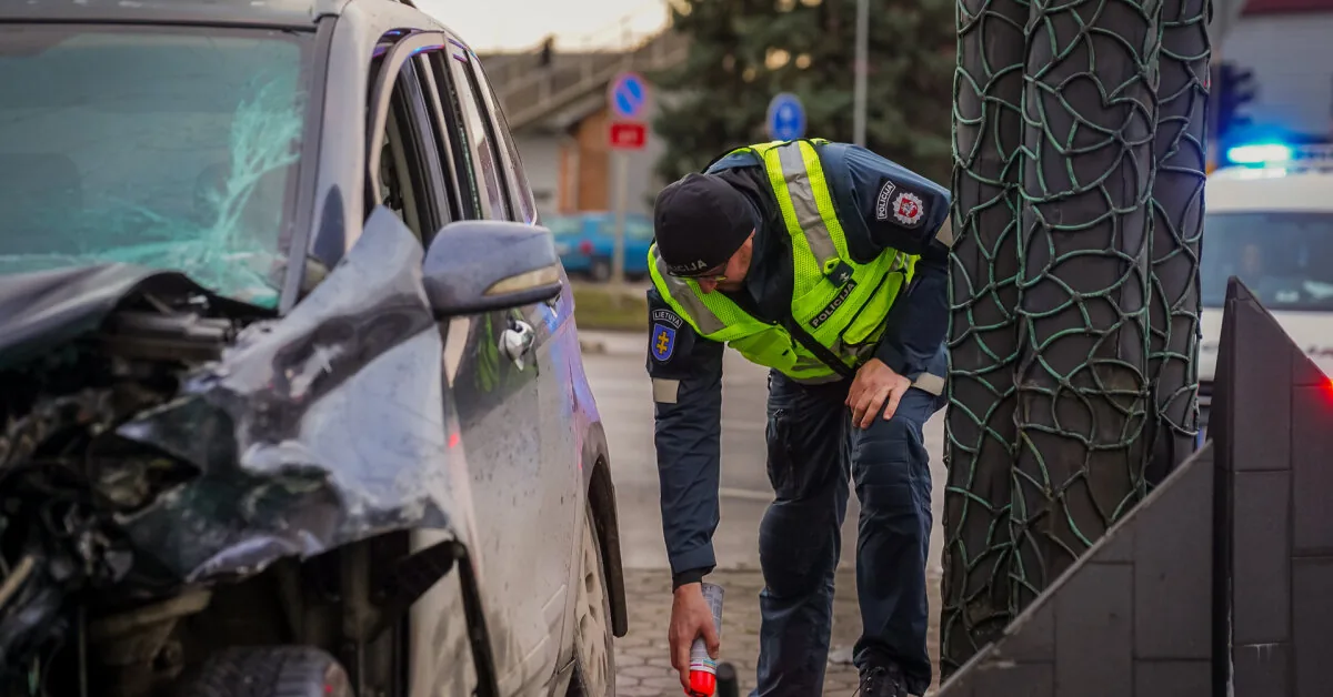 86-year-old pensioner injured a passenger after crashing his Škoda and also Ford, Honda, Toyota cars