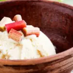 Silky rhubarb ice cream: you will make it incredibly easily