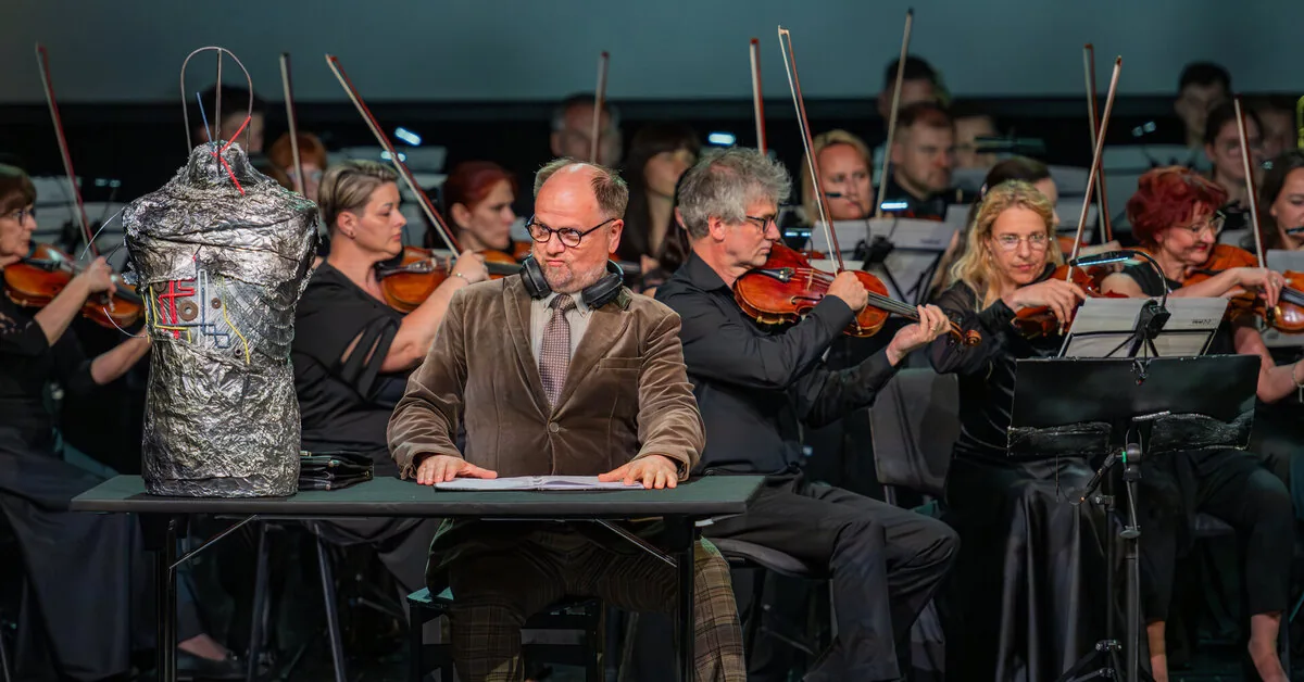 Tenor Edmundas Seilius presents the 12th St. George art season to his hometown Marijampole
