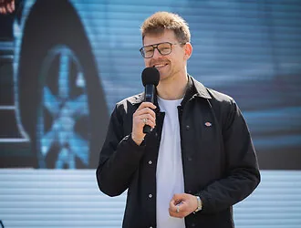 Dalyvavo net kaskadininkai: pristatė kvapą gniaužiantį vaizdo klipą apie saugų eismą
