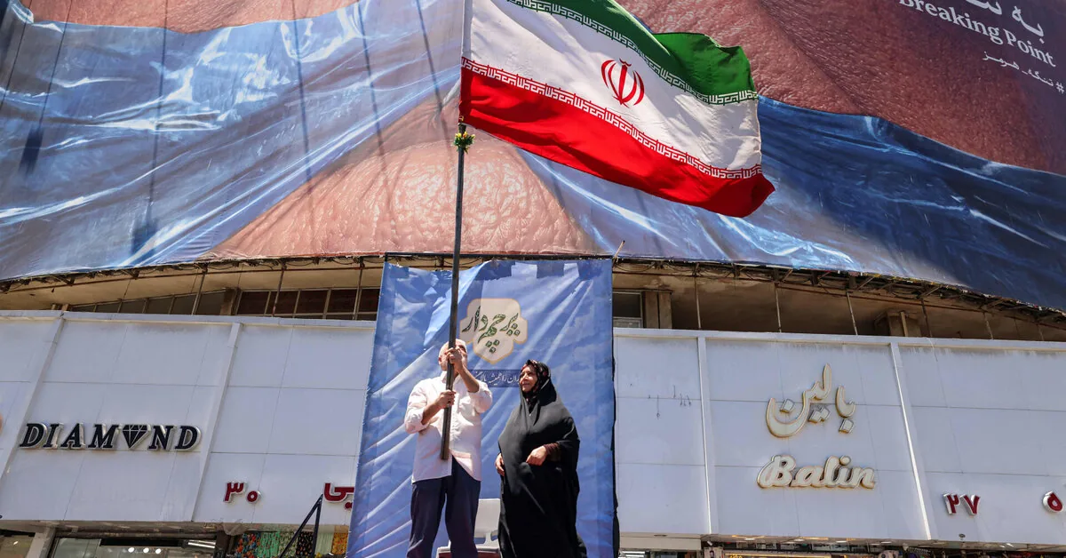 Iranian Guard threatens a "strong response" if the US repeats attacks