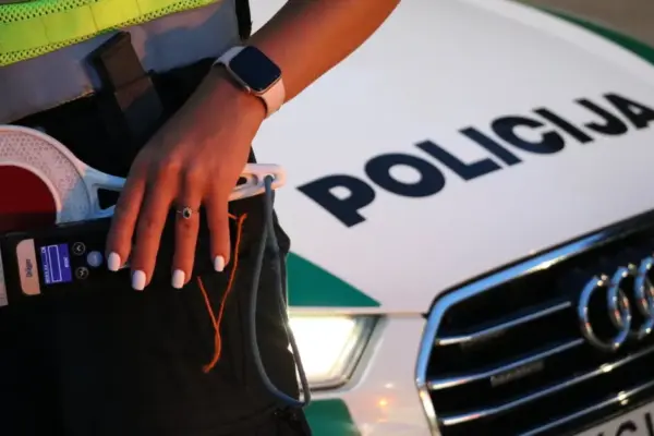 In Dzūkija – a teenager against a policewoman: after the clash, the officer needed medical assistance