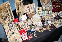 This Saturday, Outlet Park will once again bring together sustainable fashion lovers: the returning 'Vintage Fair' announces a compelling reason to visit