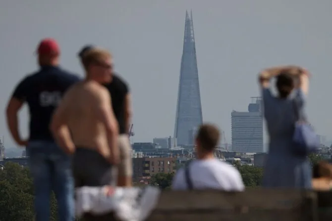 Heat in London / HOLLIE ADAMS / REUTERS
