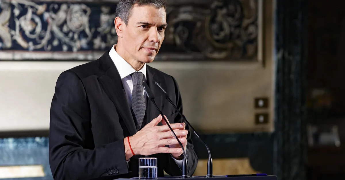 The Spanish Prime Minister continues to support the former leader who ended up at the center of a corruption investigation