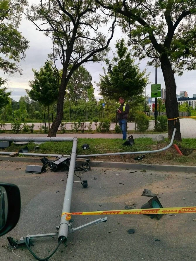 Photo from the Facebook profile 'Raid in Vilnius'/At the scene