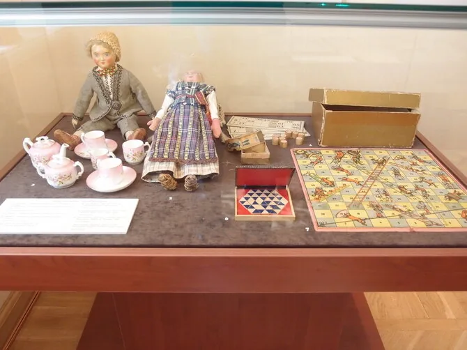 Photo by Audrius Kapčius / Fragment of the exhibition 'Intellectual Family in the First Lithuanian Republic' held in the Historical Presidency of the Lithuanian Republic in Kaunas 2013–2016