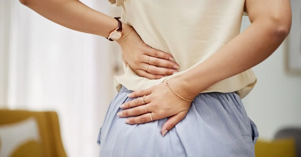 Back pain after an active weekend: signs that cannot be ignored