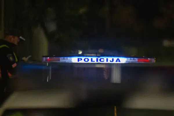 A man in Šiauliai resisted police officers responding to a violence report, one was given assistance