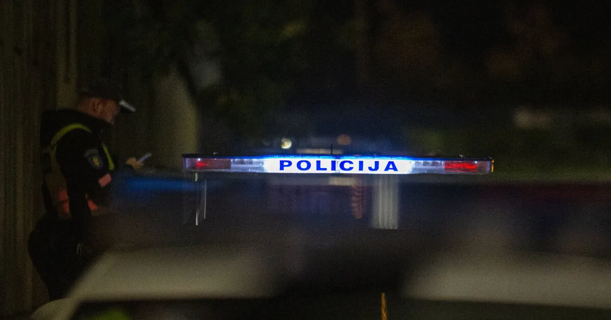 A man in Šiauliai resisted police officers responding to a violence report, one was given assistance
