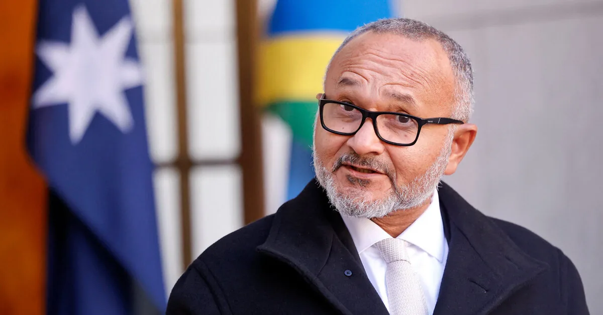 Saliamono Salų premjeras žada peržiūrėti saugumo paktą su Kinija