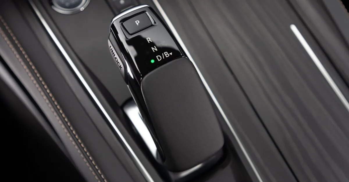 How many kilometers does an automatic transmission last?