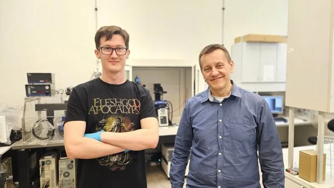 FTMC photo./PhD student Tadas Jelinskas and Dr. Artūras Ulčinas