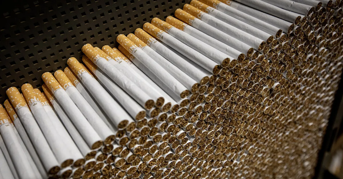 Police found 20,000 packs of cigarettes in a car stopped in Tauragė district