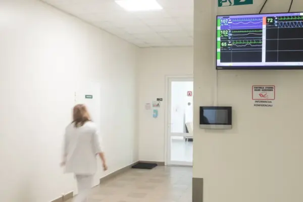 In Vilnius, a unique intensive care unit is planned to be closed: hundreds of critically ill patients will be left without help