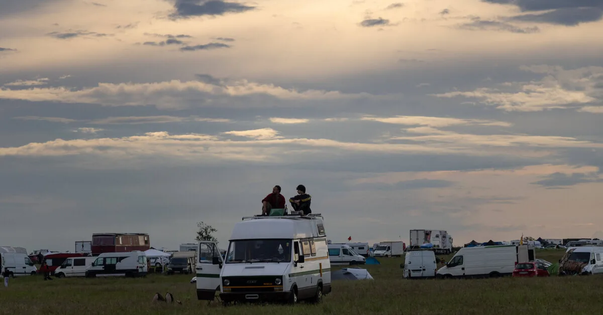 An illegal rave party in France defies a ban and a bill