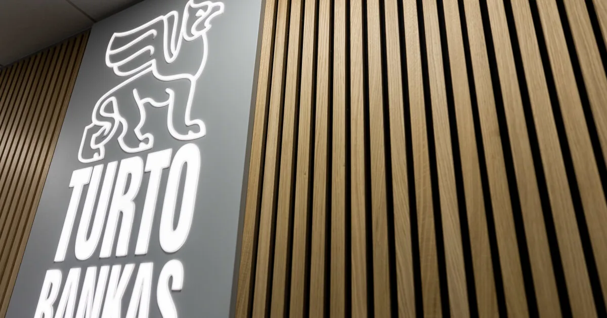 Turto bankas reorganized into a joint-stock company