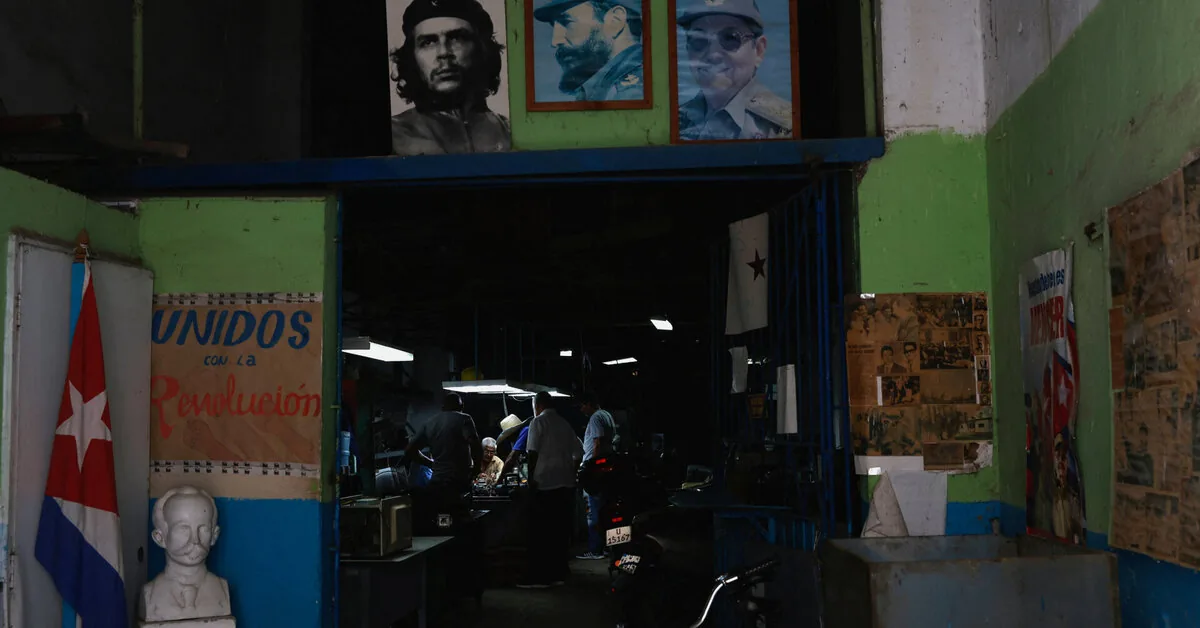 The USA imposed sanctions on Cuba's president and Castro family members