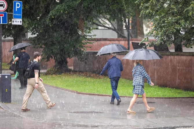 Roberto Riabovo / BNS photo./It is not recommended to leave home without an umbrella today