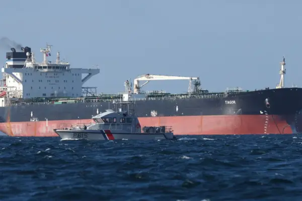 France released the Russian captain of the tanker detained in connection with Moscow