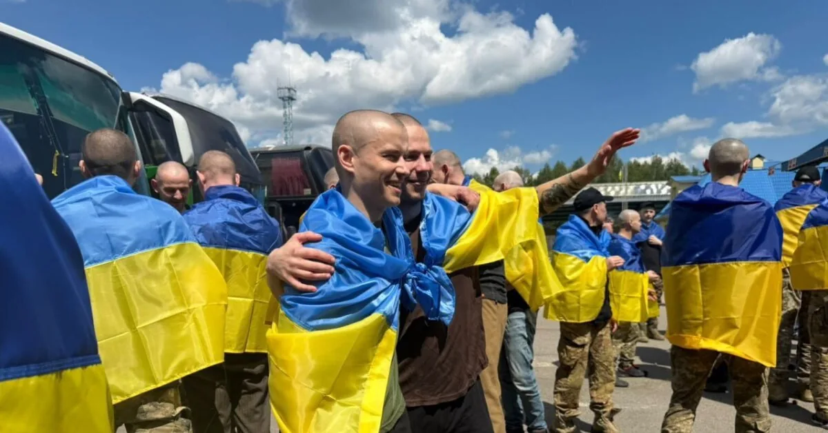 Russia and Ukraine exchanged prisoners of war: 185 defenders return home