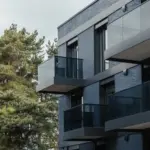 A properly furnished balcony can completely transform a home: a designer revealed what to avoid