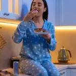 Do you follow this habit every evening? Doctors warn: it seriously harms the intestines