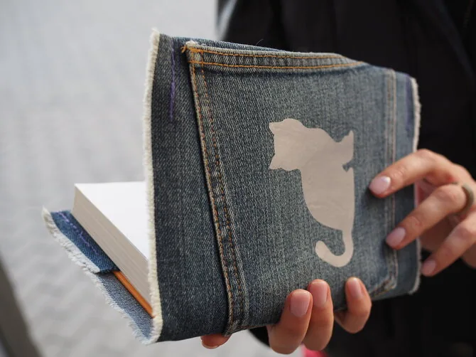 Personal album photo/Jeans can also be used to 'dress' a book or notebook.