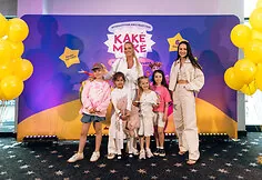 Garsios šeimos suplūdo į Kakės Makės premjerą