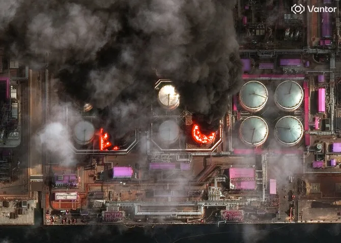 Burning oil tanks in Ust-Luga port / VANTOR / via REUTERS