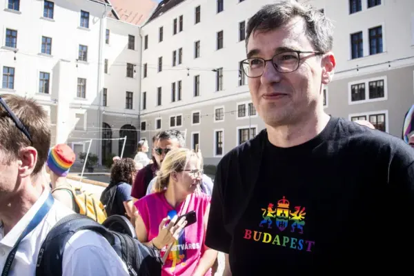 Hungarian prosecutors dropped charges against the mayor of Budapest over the banned "Pride" parade