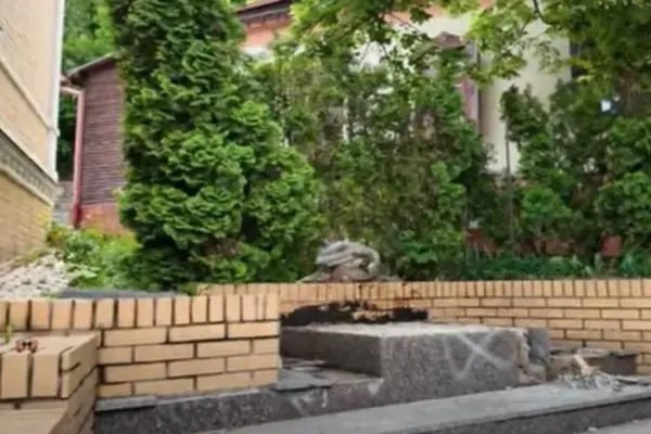In Kyiv, a monument to writer Mikhail Bulgakov was dismantled